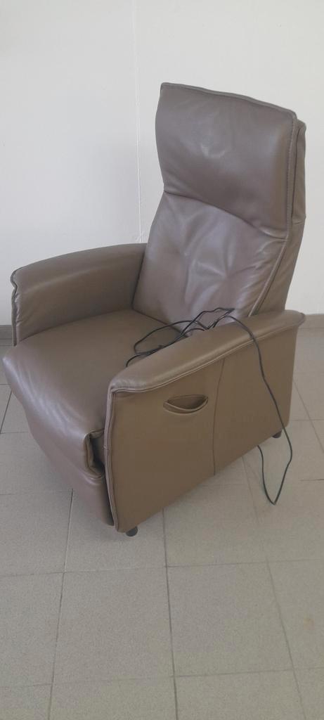 Sta op stoel - fauteuil - ligstoel- leder - elektrisch, Huis en Inrichting, Fauteuils, Zo goed als nieuw, Leer, Ophalen