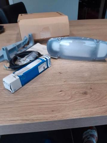 Nieuwe buitenspot 26 w beschikbaar voor biedingen