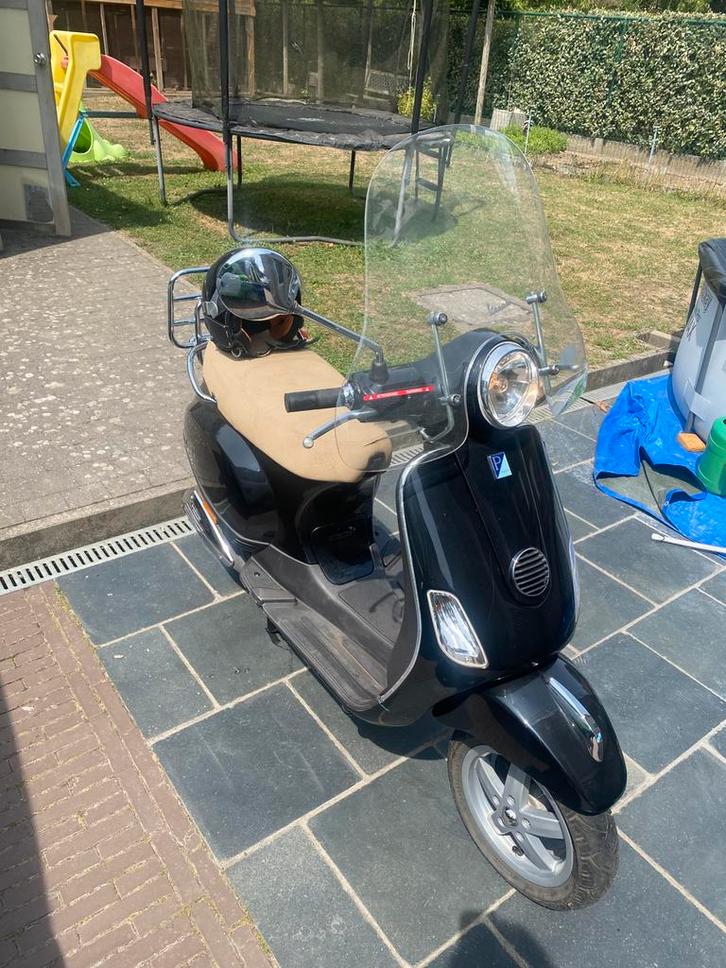 Zwarte Vespa Piaggio LX 50, Fietsen en Brommers, Scooters | Vespa, Vespa LX, Benzine, Ophalen