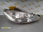 Phare droit d'un Peugeot 206, Autos : Pièces & Accessoires, -, -, 3 mois de garantie, Utilisé