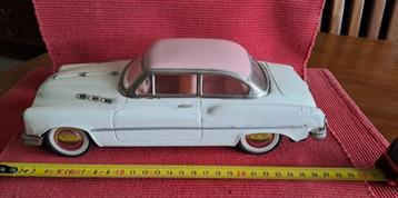 Mooie blikken vintage frictie auto Buick Sedan 1957 beschikbaar voor biedingen