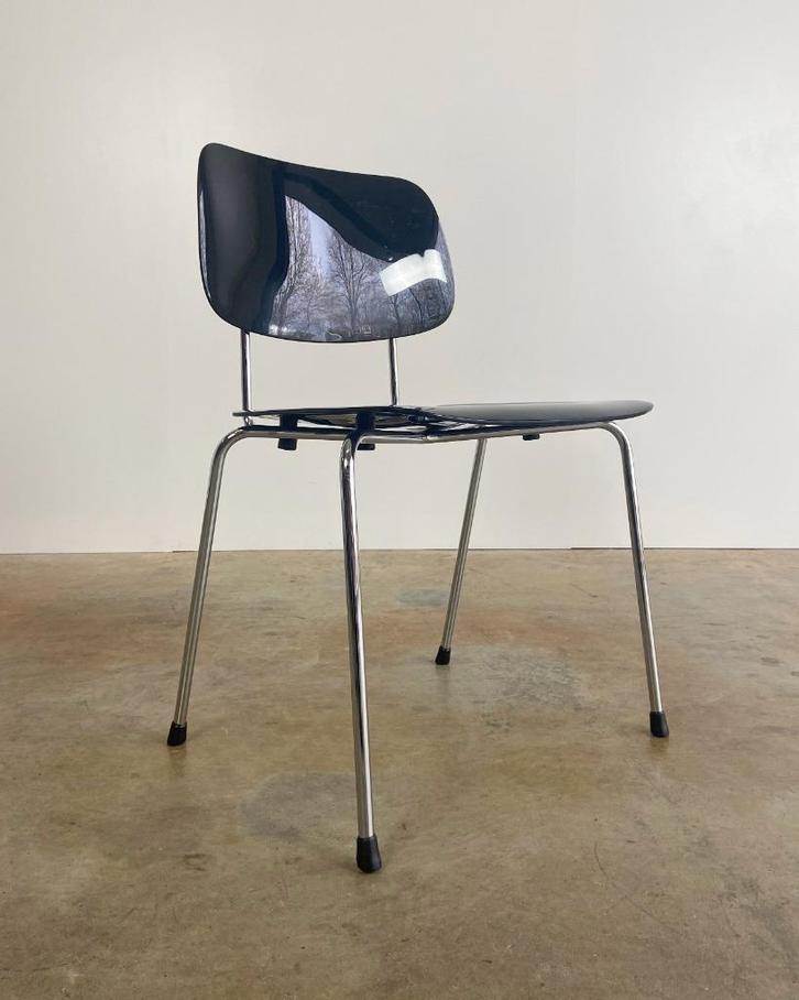 Ahrend FKS Revolt Stoel ontworpen door Friso Kramer zwart, Antiek en Kunst, Antiek | Meubels | Stoelen en Sofa's, Ophalen