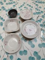 Gratis vintage borden en kommen, Huis en Inrichting, Keuken | Servies, Ophalen, Bord(en)