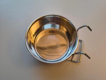 Metalen voederbakje of drinkbakje (konijn, kat of hond) beschikbaar voor biedingen