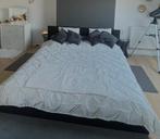 MALM zwart bedframe (180x200) met twee lattenbodems, Huis en Inrichting, Slaapkamer | Bedden, Ophalen