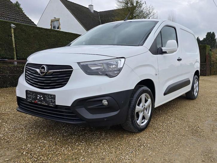 Opel Combo 1.5 TD 136 CV 3 PL. UTILITAIRE 11.562 €+T.V.A., Autos, Camionnettes & Utilitaires, Entreprise, Achat, ABS, Caméra de recul