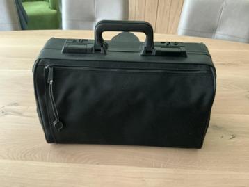 Nieuwe verpleeg/doktertas beschikbaar voor biedingen