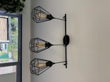 Plafondlamp beschikbaar voor biedingen