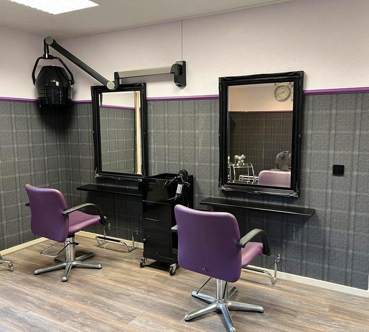 Kapsalon stoelen, spiegels, wasbak, kar en accessoires, Huis en Inrichting, Complete inboedels, Ophalen