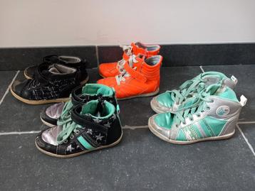 GRATIS 4 paar speelschoenen maat 27 - 28 beschikbaar voor biedingen