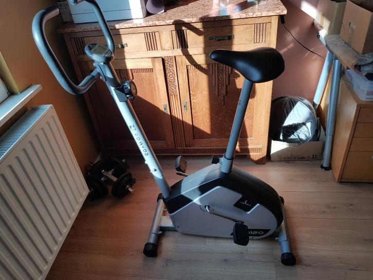 Domyos Fitness Appartement Bike, Sport en Fitness, Fitnessapparatuur, Gebruikt, Hometrainer, Benen, Buik, Rug, Metaal, Ophalen