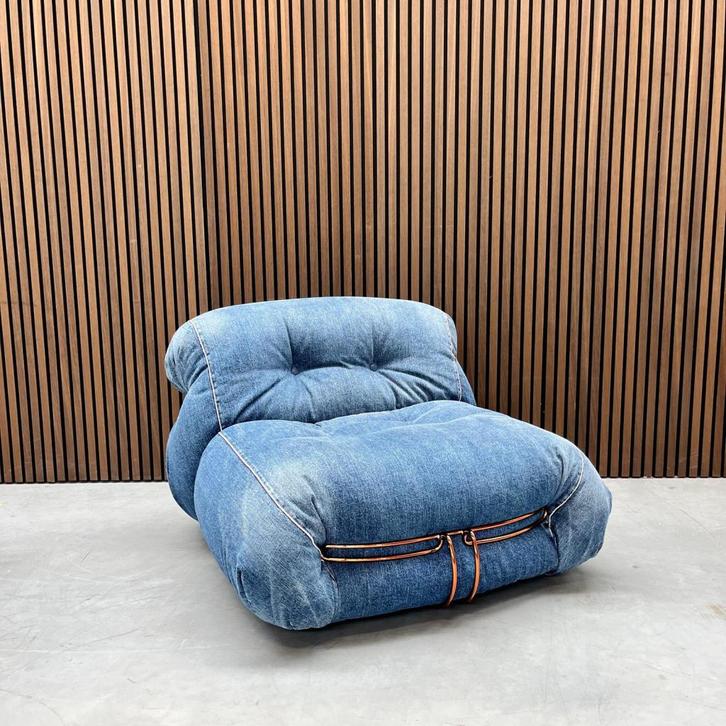 Cassina Soriana - Japanese denim limited edition, Antiek en Kunst, Antiek | Meubels | Stoelen en Sofa's, Ophalen of Verzenden