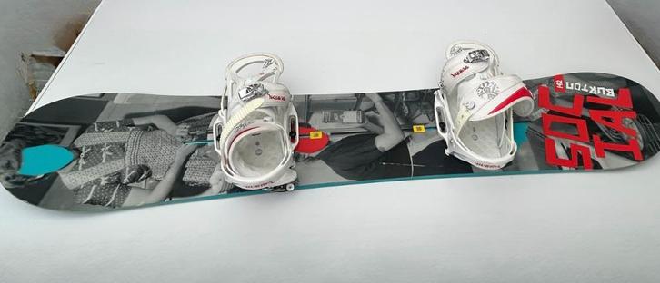 Burton Snowboard (142) + bindingen + draagtas, Sport en Fitness, Snowboarden, Zo goed als nieuw, Board, Ophalen