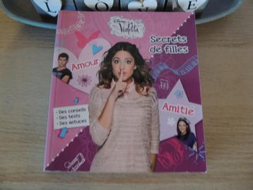 Livre - Violetta - Secrets de filles beschikbaar voor biedingen