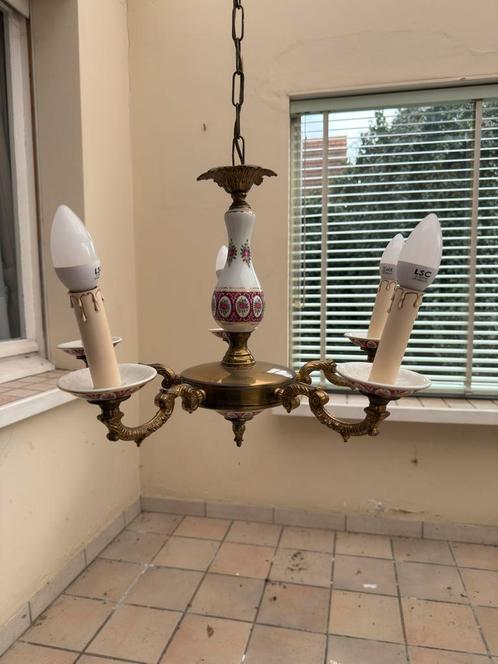 klassieke kroonluchter met prachtig bloemetjesmotief, Huis en Inrichting, Lampen | Kroonluchters, Zo goed als nieuw, Ophalen