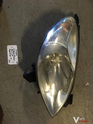 Citroen picasso '06  Koplamp L of R  beschikbaar voor biedingen