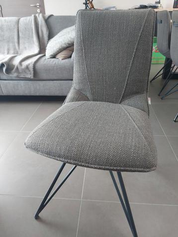6 Eetkamerstoelen xooon type Mac beschikbaar voor biedingen