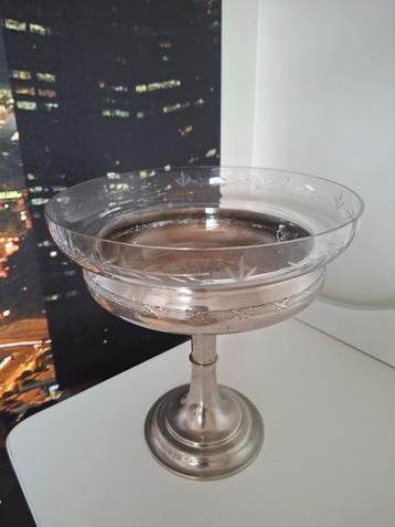 Antieke fruitschaal  beschikbaar voor biedingen