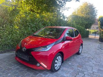 TOYOTA AYGO AUTOMATIQUE AIRCO 66000km, Autos, Achat, Entreprise, Berline, Automatique