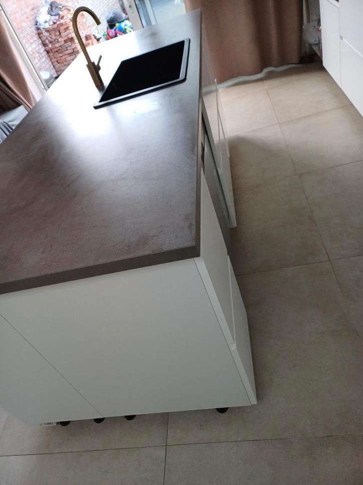 2 Keukenwerkbladen, Huis en Inrichting, Keuken | Keukenelementen, Zo goed als nieuw, Ophalen