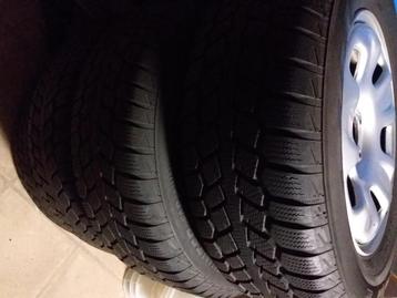 4 Pneus hiver avec jantes MOTRIO 215/65 R16 98 H 