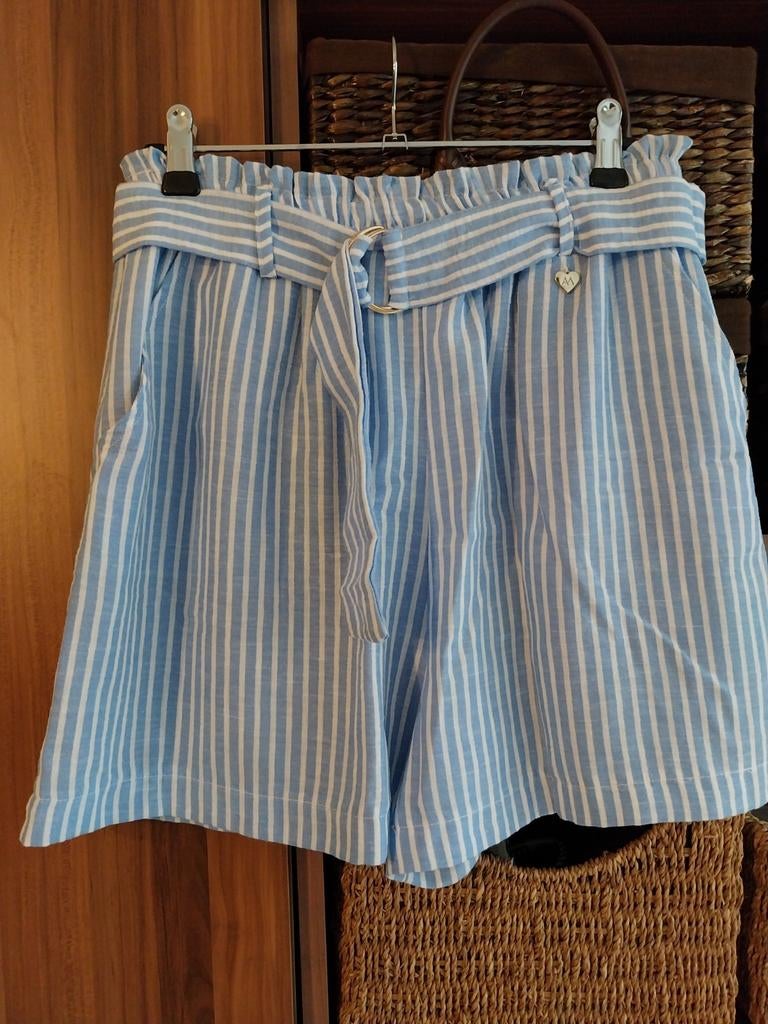 Amelie Amelie short taille M à peine porté, Enlèvement ou Envoi, Taille 38/40 (M)