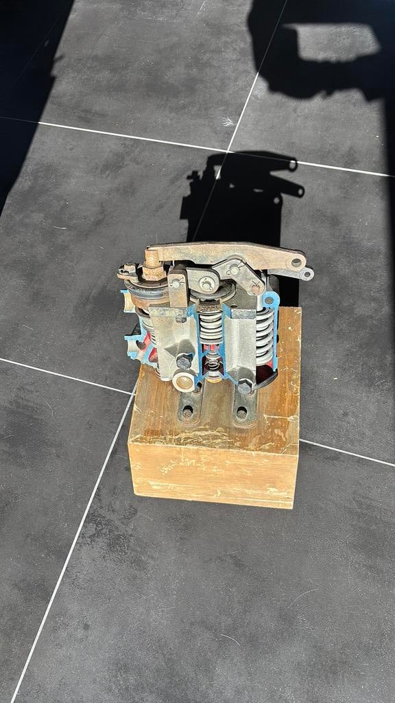 Vintage didactische remklep rood/blauwe cutaway, Antiek en Kunst, Ophalen