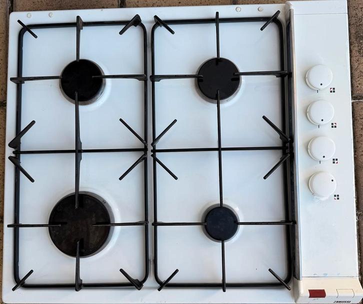 Zanussi gasfornuis met elektrische ontsteking., Elektronische apparatuur, Fornuizen, Zo goed als nieuw, Elektrisch, Ophalen