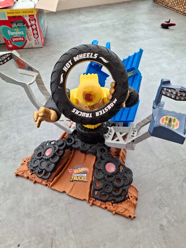 Hotweels monster trucks stuntparcours, Enlèvement, Utilisé, Circuit, Hot Wheels