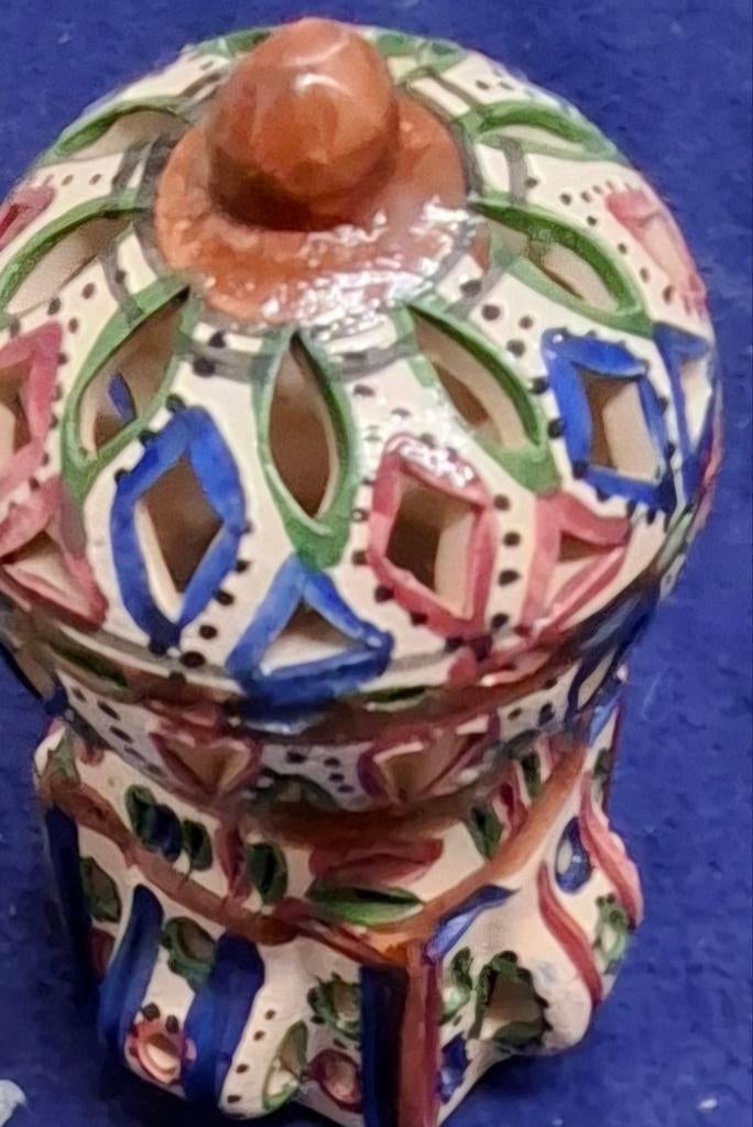 Keramieken lantaarn, Ophalen