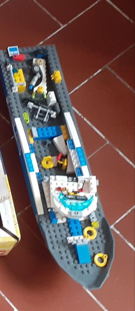 LEGO Bateau police 7287, Enlèvement, Lego