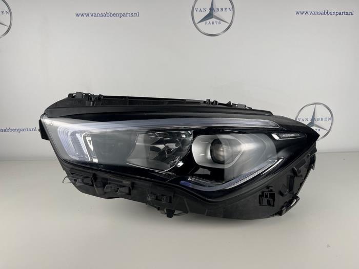 Phare gauche d'un Mercedes CLA, -, 3 mois de garantie, Utilisé, -
