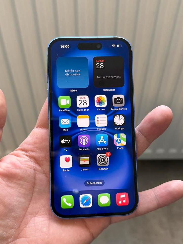 iPhone 16 128gb bleue à réparer, vd/éch, Télécoms, Téléphonie mobile | Apple iPhone, Utilisé, 128 GB, Sans abonnement, iPhone 16
