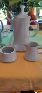 Soepkom, groentenkom, slakom en koffiepot suiker en melkpot, Antiek en Kunst, Ophalen