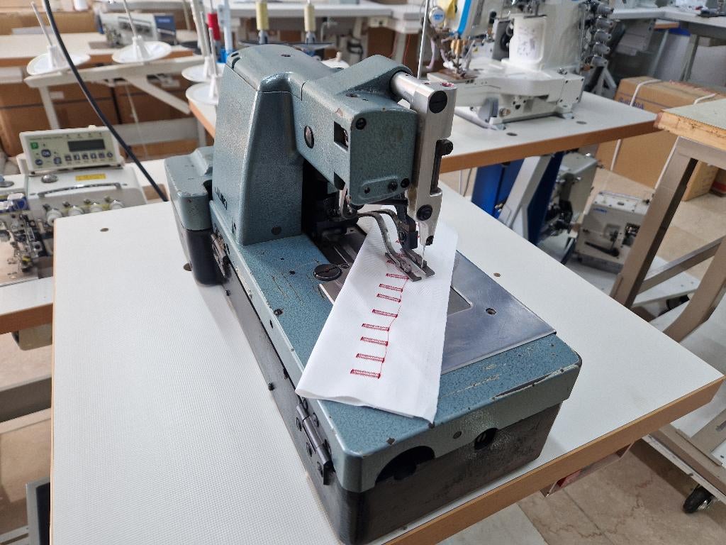 Juki Industriële Knoopgatenmachine, Gebruikt, Accessoires, Industrieel, Ophalen