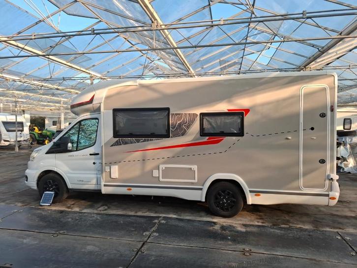 Als nieuw! Luxe Challenger 260 Graphite Ultimate, Caravanes & Camping, Camping-cars, Particulier, jusqu'à 4, Semi-intégral, Challenger