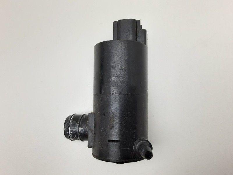 LAVE-GLACE POMPE AVANT Toyota Auris (E15) (01-2006/09-2012), Dhr. M. Roggen, Toyota, Stadsweg 37 37
9917 PV  WIRDUM GR., NL, Utilisé