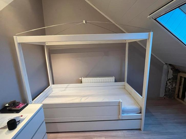 Lifetime lit baldaquin, Enfants & Bébés, Chambre d'enfant | Lits superposés & Lits mezzanines, Comme neuf, Enlèvement