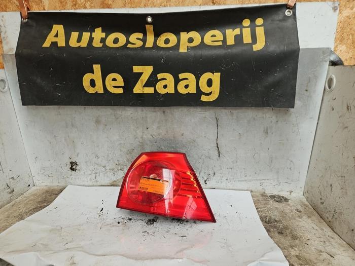 Feu arrière droit d'un Volkswagen Golf, Autos : Pièces & Accessoires, Éclairage, Volkswagen, Utilisé, 3 mois de garantie, Enlèvement ou Envoi