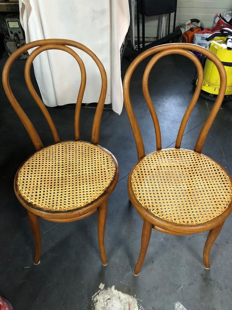 2 klassieke vintage thonet stoelen, Antiek en Kunst, Ophalen