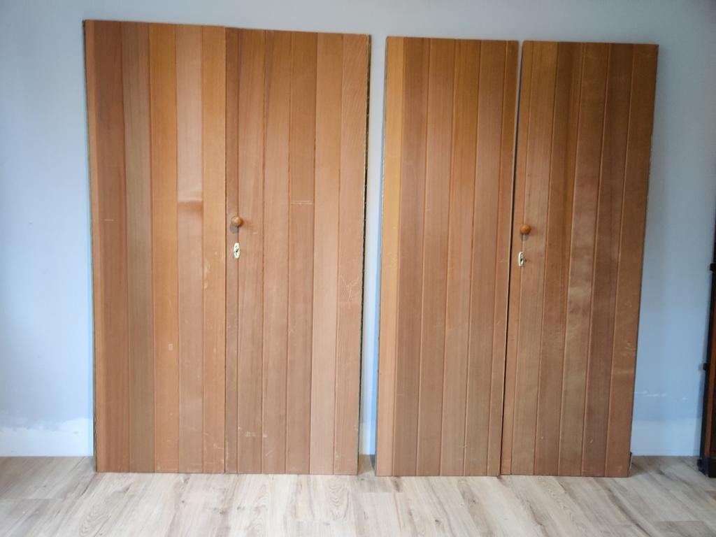 Portes d'armoires en bois de cèdre — lot de 2 (45 x 156 cm), Enlèvement
