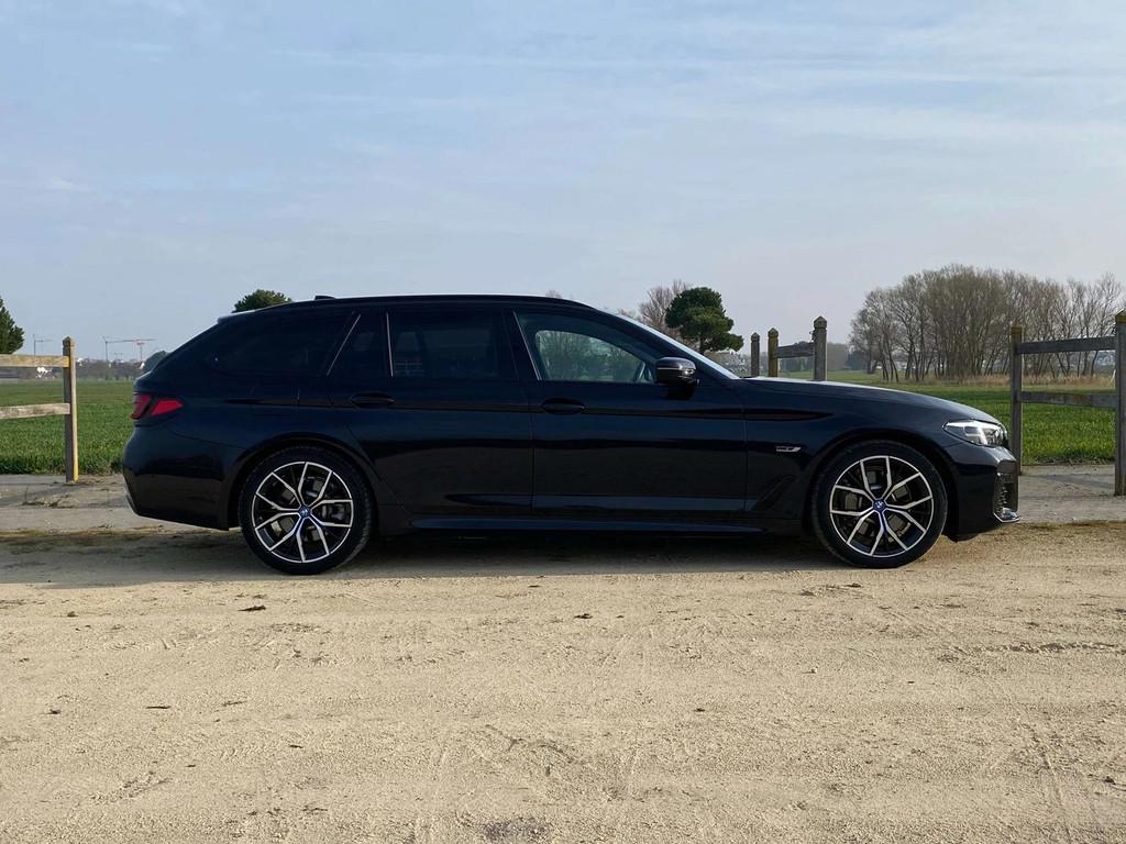 BMW 5 Serie 530 Hybride,M-Pack, Adap cruise,LED, Camera,Priv, 4 cilinders, https://public.car-pass.be/vhr/9ee3ee1b-a661-4208-9c49-d13d6531006b