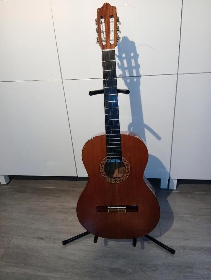 Alhambra 8C – Spaanse Klassieke Gitaar – Topstaat, Musique & Instruments, Instruments à corde | Guitares | Acoustiques, Comme neuf