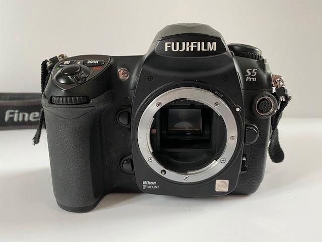 Apparatuur voor fotoreportages, Verzamelen, Foto-apparatuur en Filmapparatuur, Fototoestel, 1980 tot heden, Ophalen of Verzenden