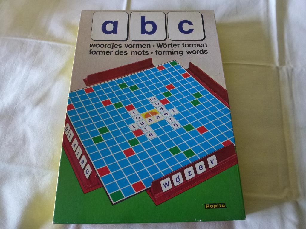 Jeu de société, jeu de mots scrabble, Drie of vier spelers, Ophalen of Verzenden, Zo goed als nieuw