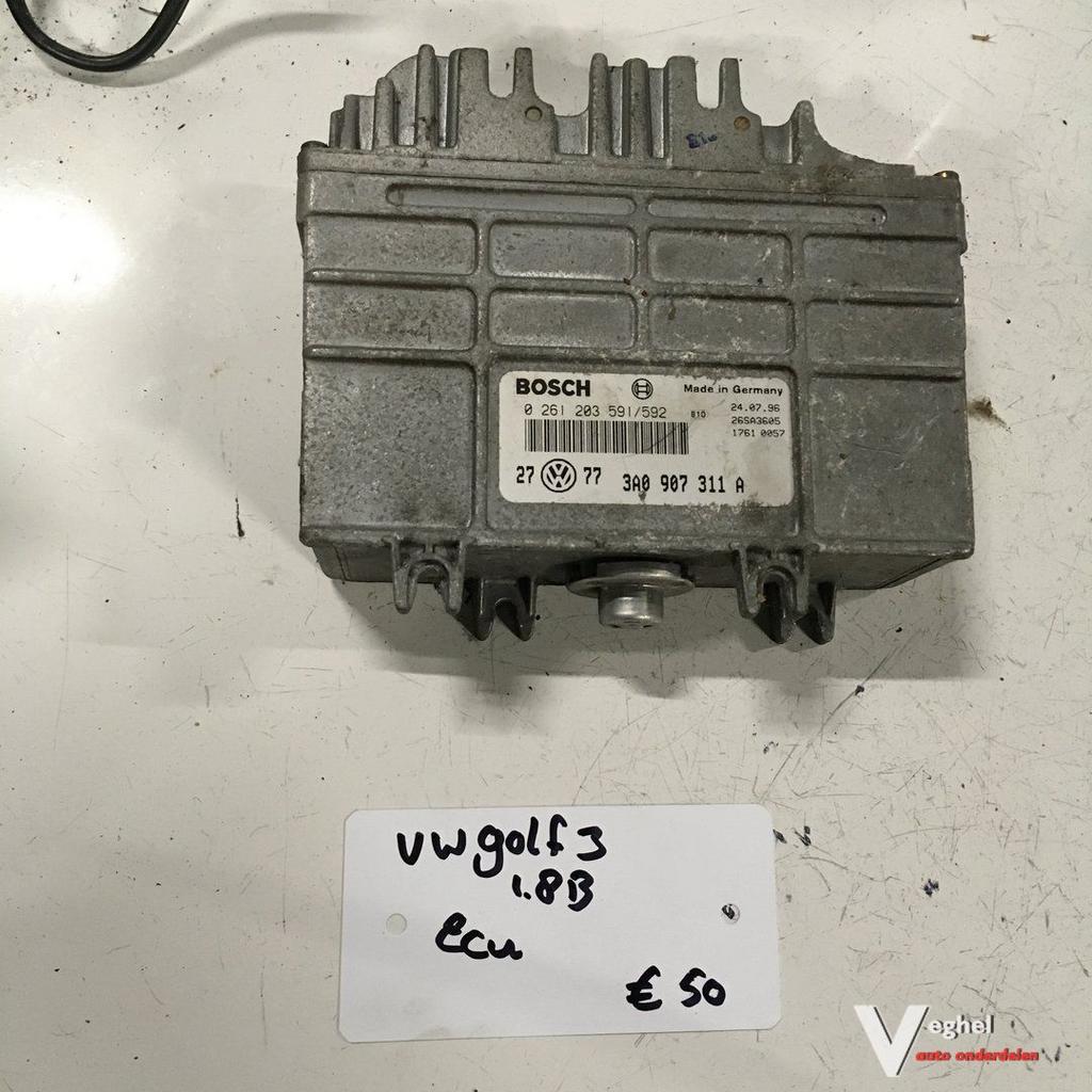 Vw Golf 3  1.8  1996   ECU    bosch 0 261 203 591 / 592    V, Autos : Pièces & Accessoires, Électronique & Câbles, Utilisé, Enlèvement ou Envoi
