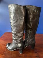 Bottes noires made in Italy 100% cuir taille 37, Vêtements | Femmes, Enlèvement ou Envoi, Porté, Bottes hautes, Noir