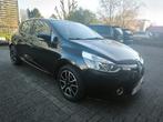 Renault clio benzine 2014 gelimiteerde editie 79.000km navi, Auto's, Voorwielaandrijving, USB, Stof, Zwart
