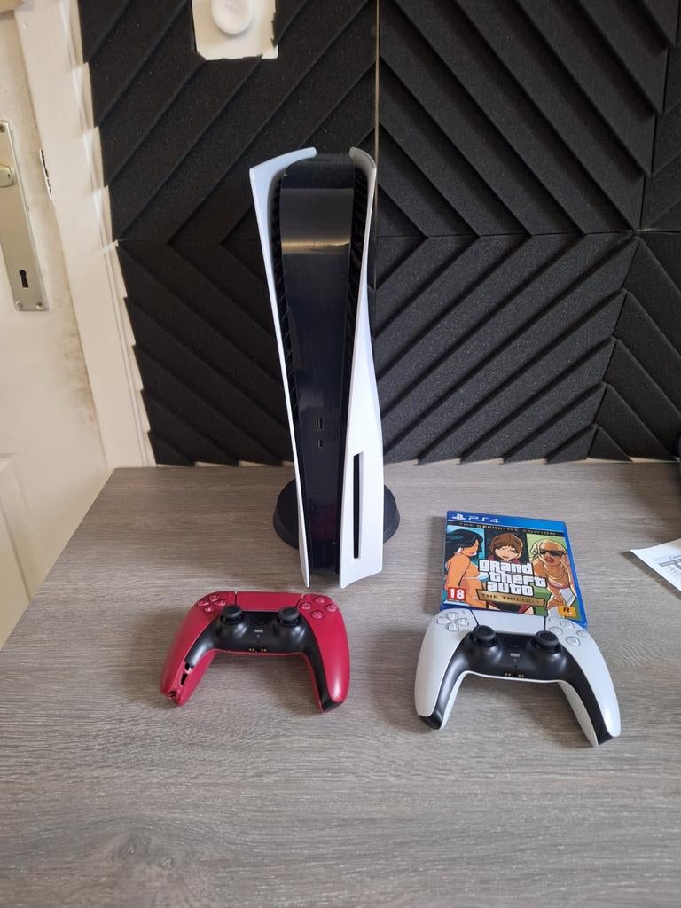 PlayStation 5 (version lecteur CD) + 2 manettes + GTA Trilog, Enlèvement, Playstation 5