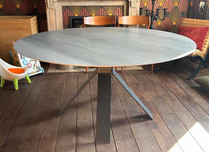 Table de salle a manger Front Line, Huis en Inrichting, Tafels | Eettafels, Zo goed als nieuw, Ophalen